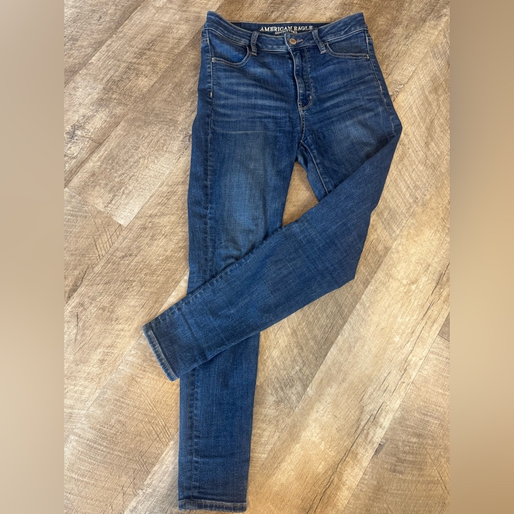 American Eagle size 2 SHORT blue jeans, super stretch, good condition